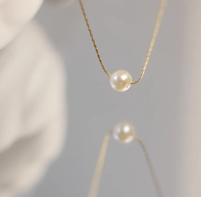 Dainty Pearl Necklace